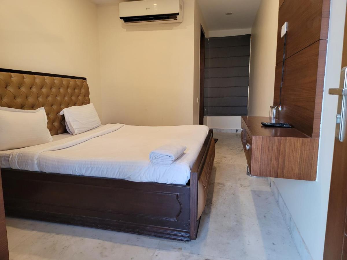 Jmd Residency Hotel Ню Делхи Екстериор снимка