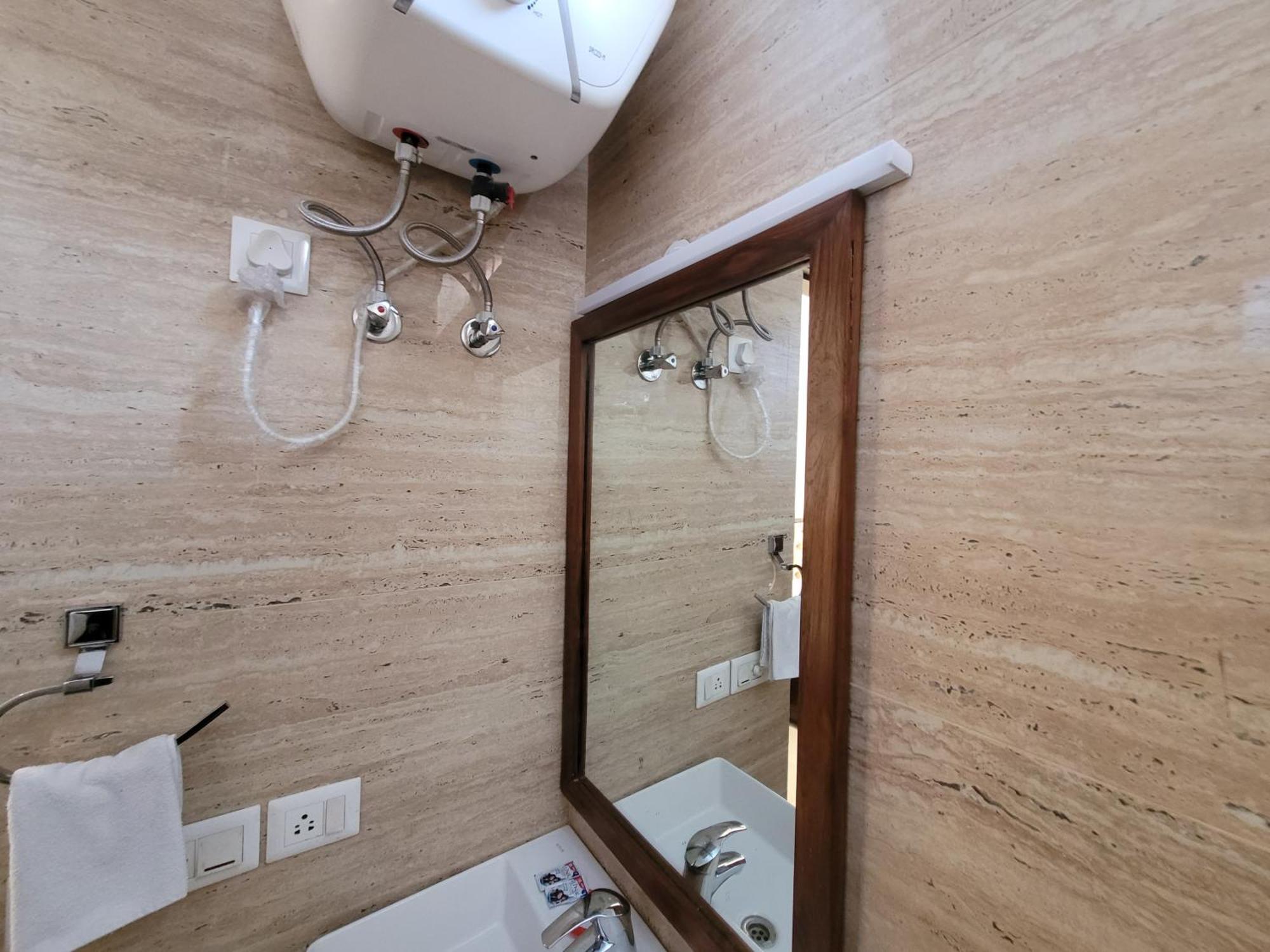 Jmd Residency Hotel Ню Делхи Екстериор снимка