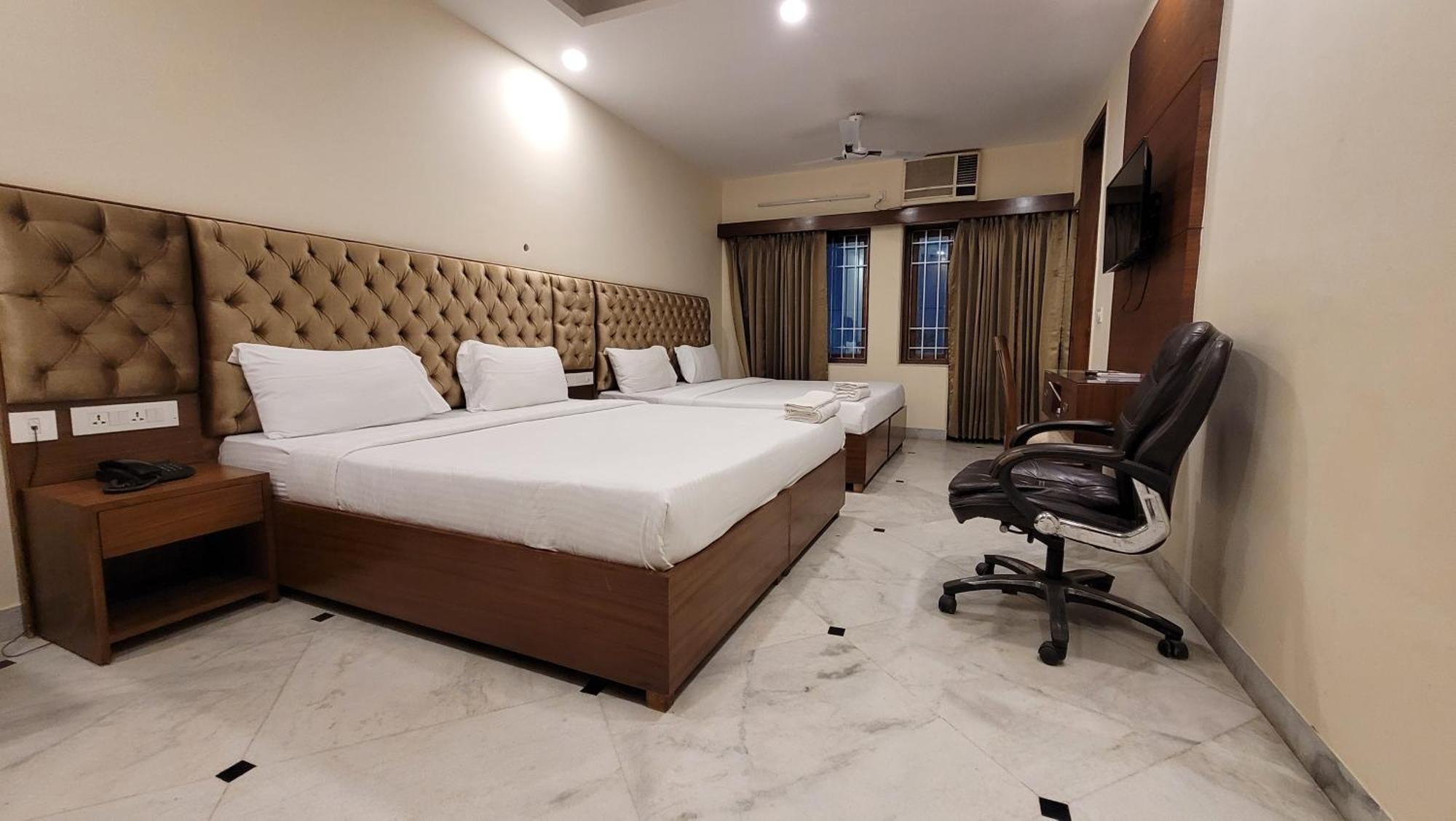 Jmd Residency Hotel Ню Делхи Екстериор снимка