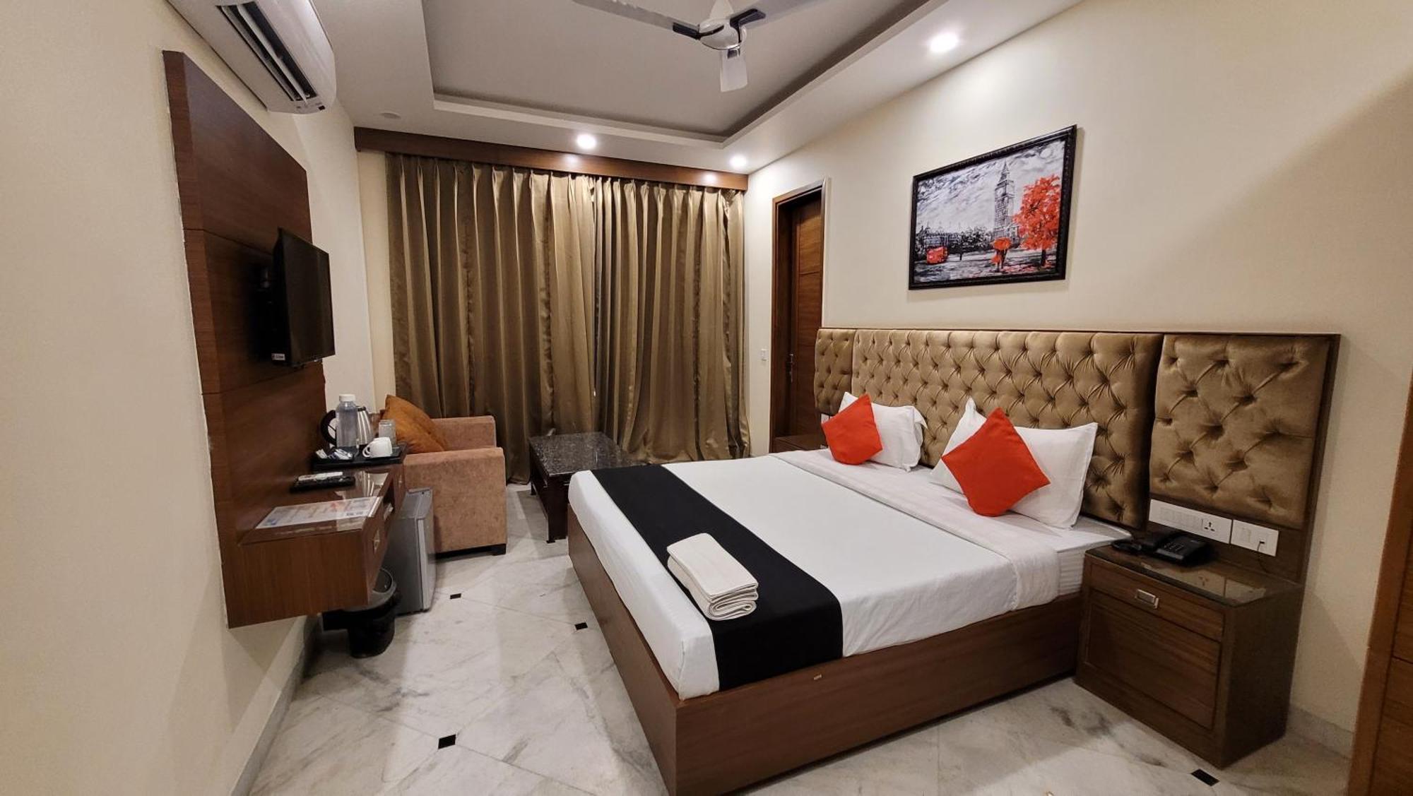 Jmd Residency Hotel Ню Делхи Екстериор снимка