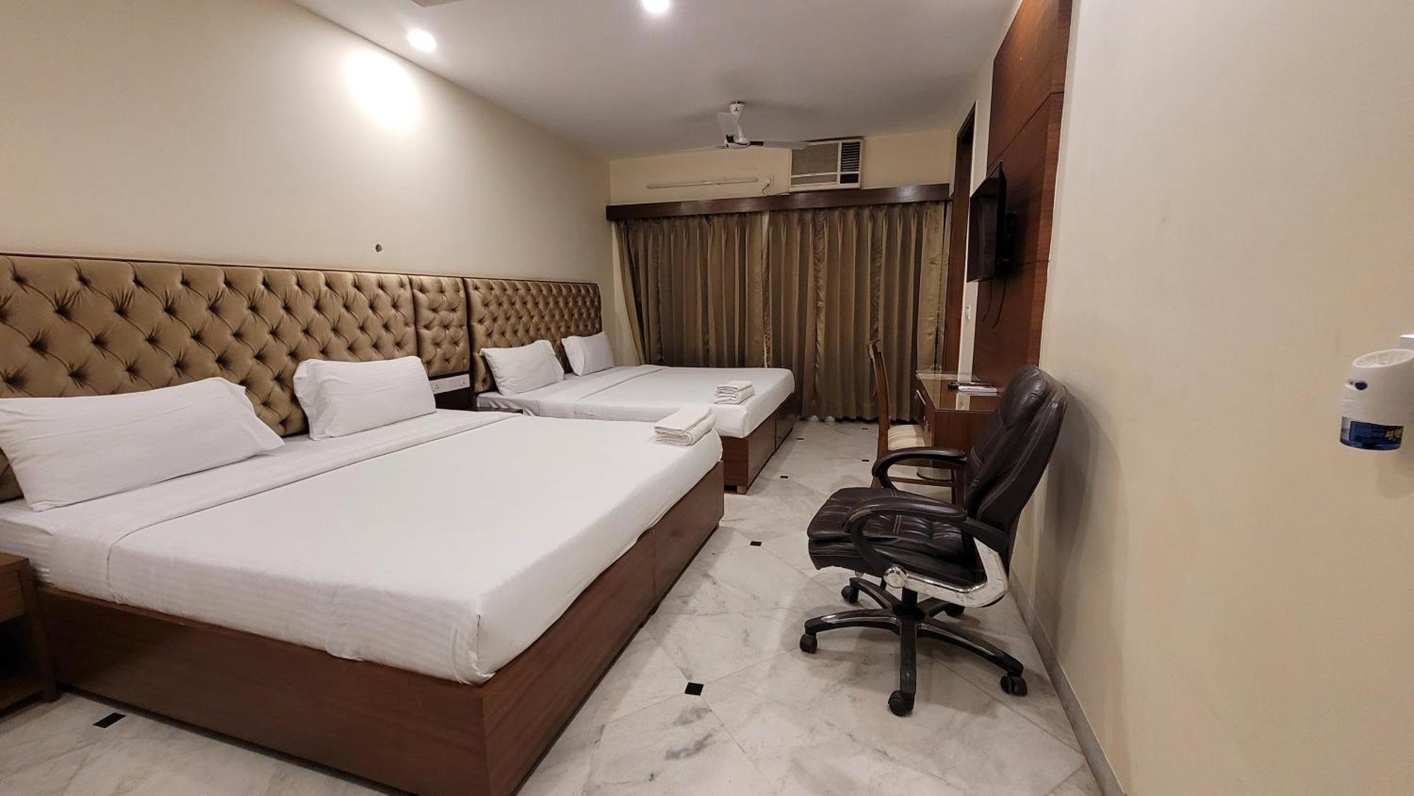 Jmd Residency Hotel Ню Делхи Екстериор снимка
