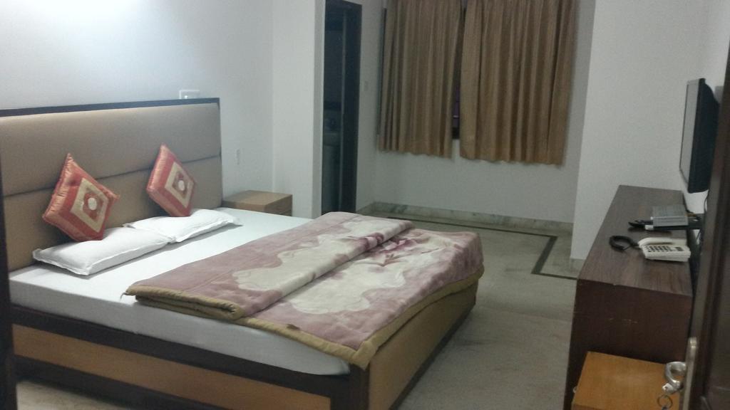 Jmd Residency Hotel Ню Делхи Стая снимка