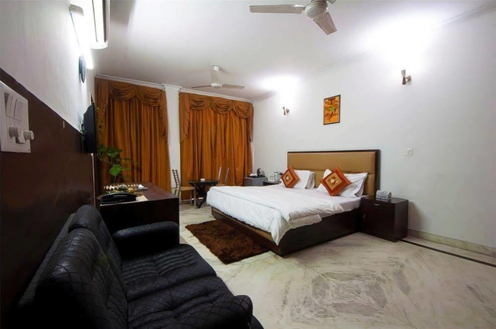 Jmd Residency Hotel Ню Делхи Екстериор снимка